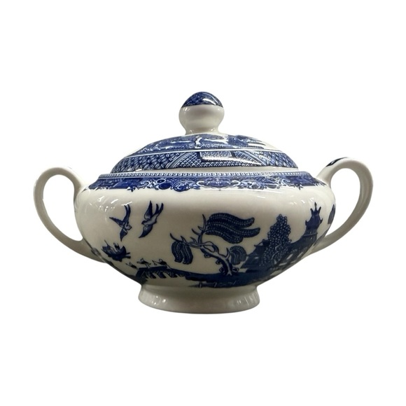 Johnson Brothers Other - Johnson Brothers Willow Blue Sugar Bowl with Lid in Classic Blue Willow Pattern